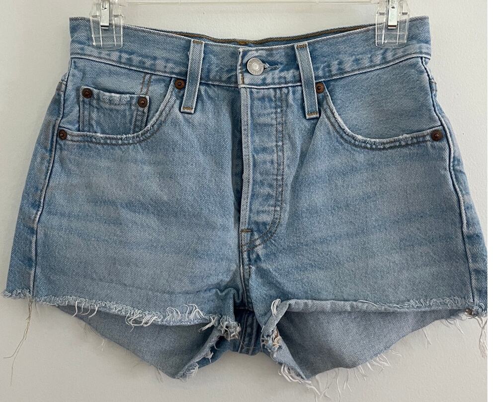 Levi's 501 denim shorts 25